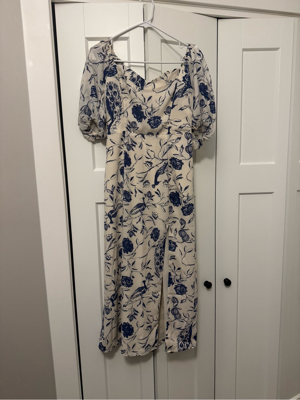 Abercrombie NWT Camille Puff-Sleeve Midi Dress Blue Cream Floral Slit XS